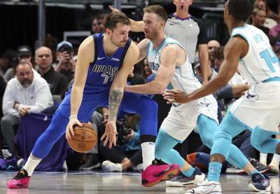 Luka Doncic, Mavericks bounce back from 1st loss to beat Hornets 124-118