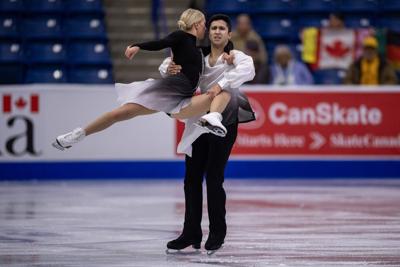 ɫtv figure skaters Lajoie, Lagha win ice dance silver at Skate America