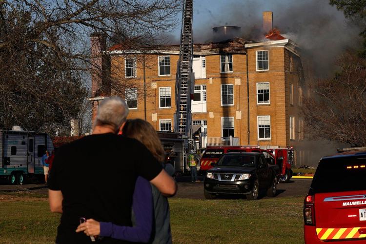 Texas wildfire prompts evacuations as Arkansas and Florida also battle blazes