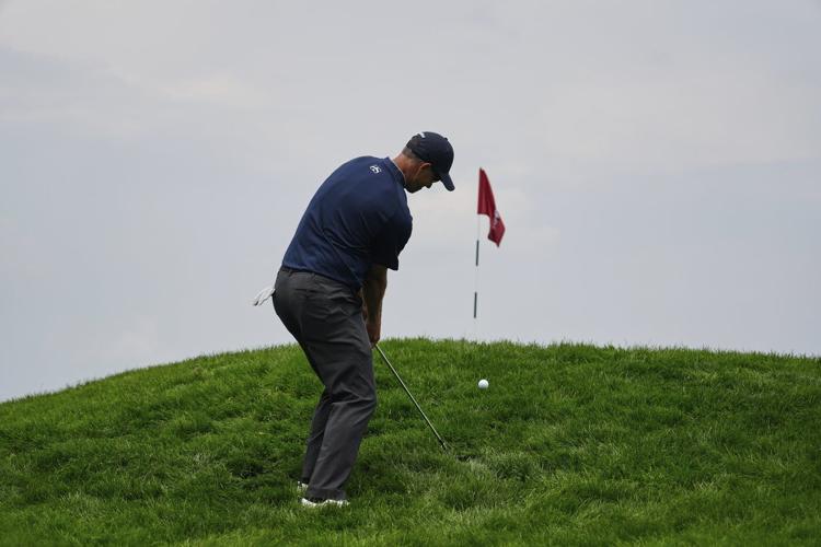 Sam Burns leads US Open with 65 and avoids calamity at Oakmont
