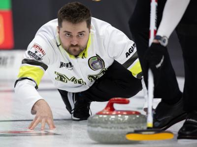 Canada's Dunstone wins fifth straight, creates logjam atop world curling standings