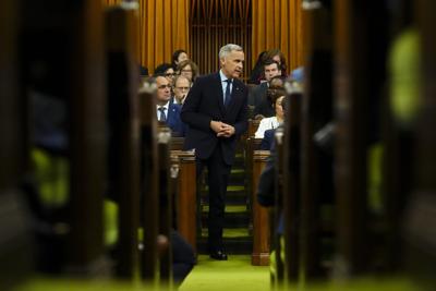 Elizabeth May calls out Carney's sprint to push projects bill through Commons