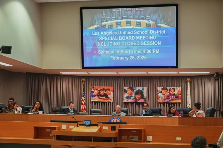 Los Angeles school superintendent denies wrongdoing and asks for his job back during federal probe