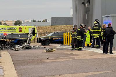 2 people die in small plane crash near suburban Denver airport