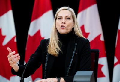 Heritage minister proposes banning ads from CBC news programming