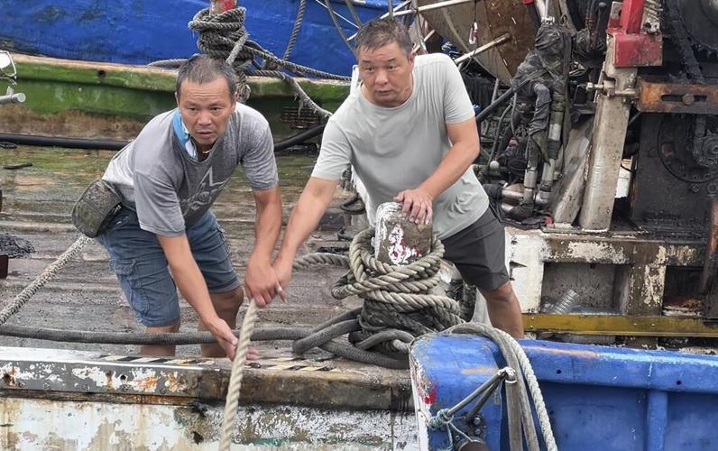 Typhoon Gaemi heads for China after leaving 25 dead in Taiwan and the Philippines