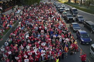 Strike averted as culinary union settles with Las Vegas hotel-casinos before Super Bowl week
