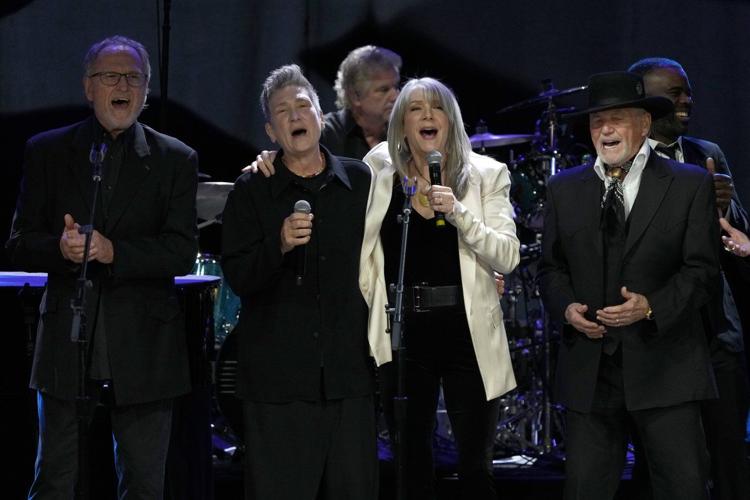 As Nashville toasts Anne Murray, stars call for Country Music Hall of Fame induction
