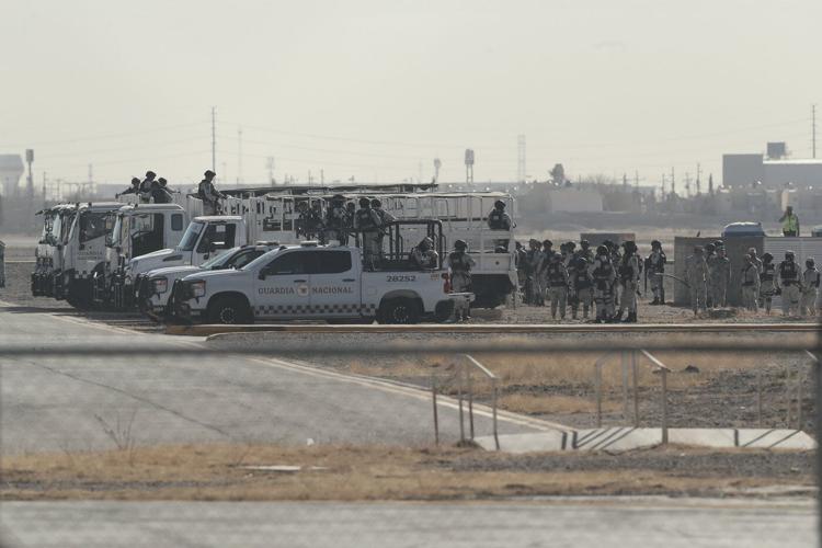 Mexico deploys the first of 10,000 ɫֱ Guard troops to US border after Trump's tariff threat