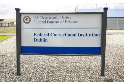 Federal prison worker pleads guilty to inmate sex abuse