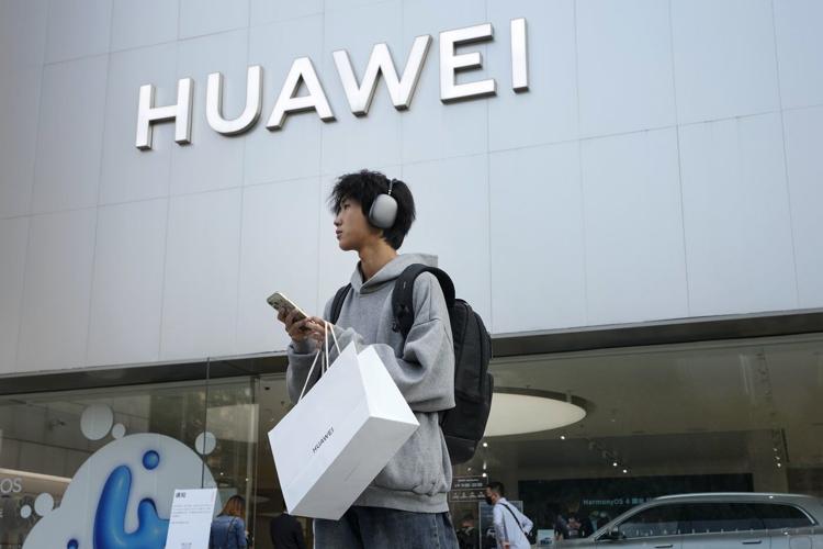US judge says China's Huawei Technologies must face criminal case for racketeering and other charges