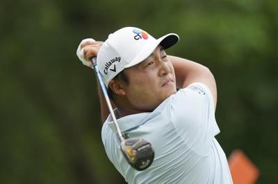 S.Y. Noh leads Byron Nelson by 3 after course record-tying 60