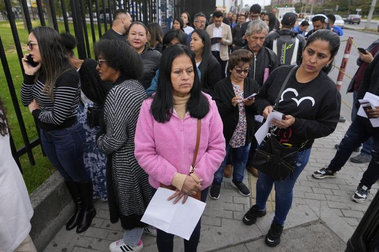 Hundreds of US visa appointments canceled in Colombia following spat with Trump over deportations