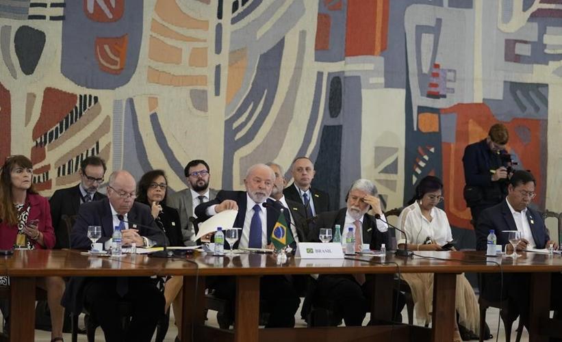 Brazilian president's support of Venezuela's leader mars unity at South America summit