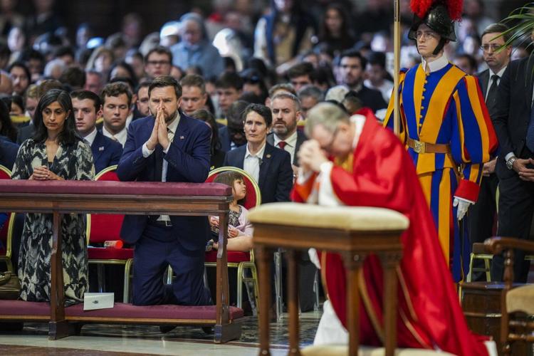 Vatican notes 'exchange of opinions' over migrants, prisoners in meeting with Vance