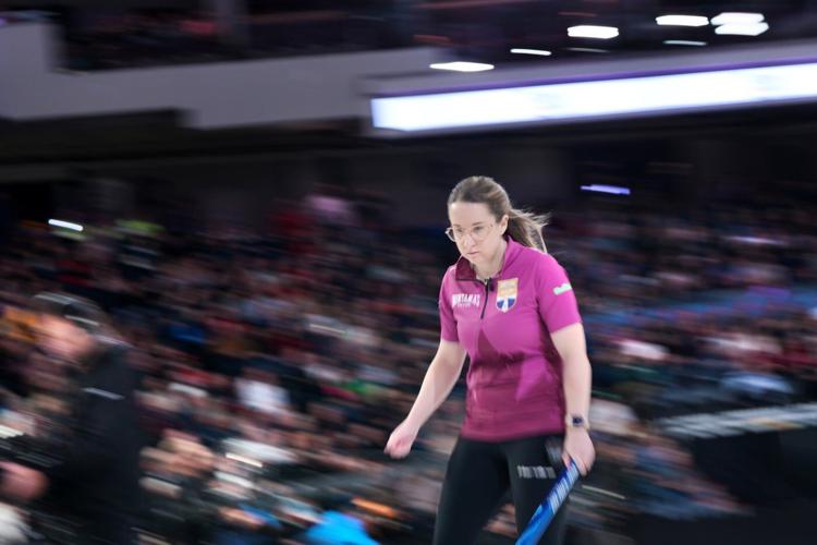 Local favourite Black upsets Einarson in women's semi at ��ɫtv Curling Trials