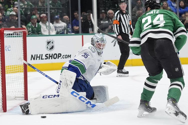 Jason Robertson and Roope Hintz get two goals, one assist each in Stars' 5-3 win over Canucks