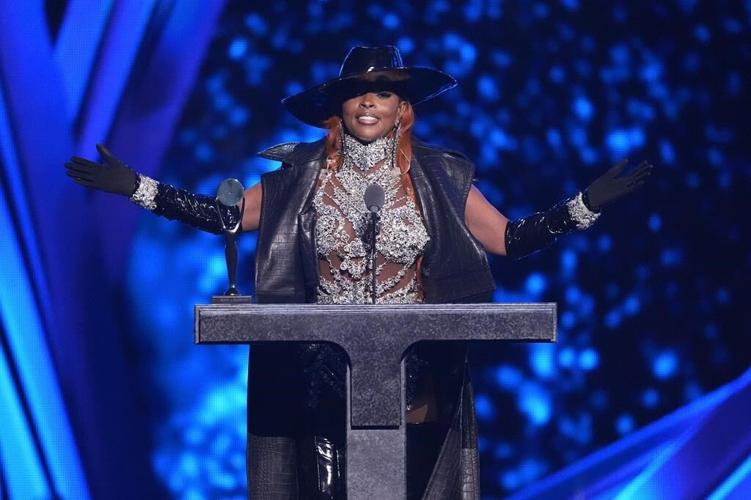 Cher, Foreigner, Mary J. Blige, Dionne Warwick inducted into Rock & Roll Hall of Fame