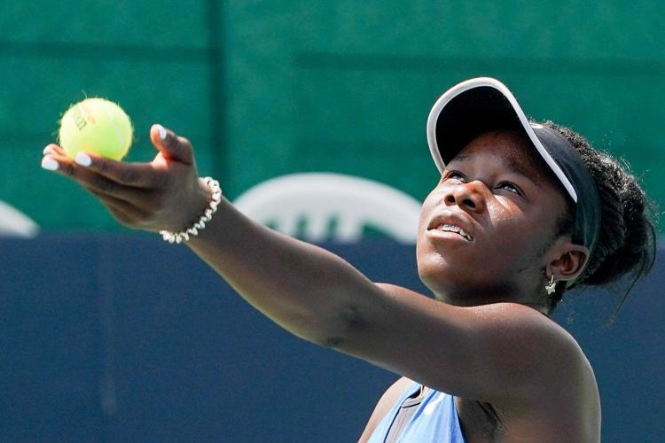 ɫtv teen Victoria Mboko advances to second round at Italian Open