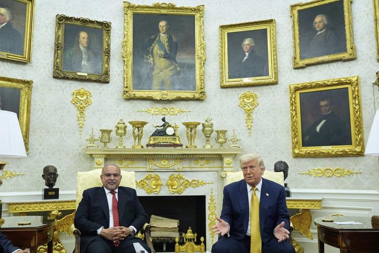 Trump hosts Gulf leaders at White House as new violence raises questions about progress toward peace