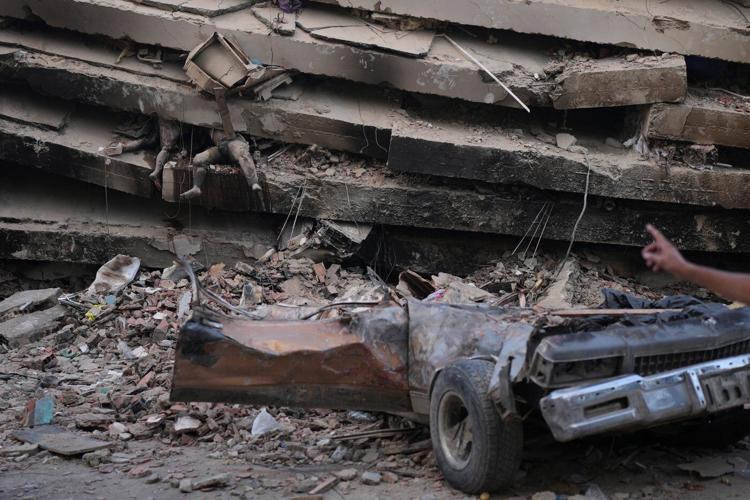 Teams scramble to locate survivors four days after Venezuela earthquakes