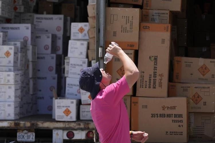 If you can't stay indoors during this U.S. heat wave, here are a few ideas