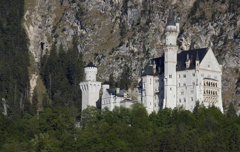 German police appeal for witness footage of attack in which Americans were thrown into Alpine gorge