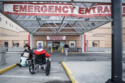 Alberta ER doc challenges premier to come on shift, see patients wait in hallways