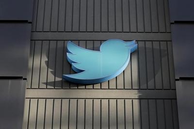 Elon Musk's Twitter takeover should be 'wake-up call' for users: experts
