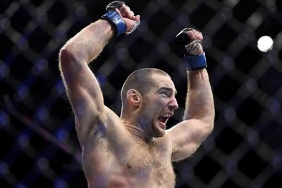 Sean Strickland stuns favorite Israel Adesanya for middleweight title at UFC 293