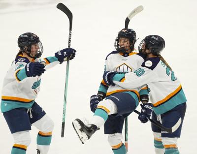 Sirens score six times in third period to upset Charge 6-3