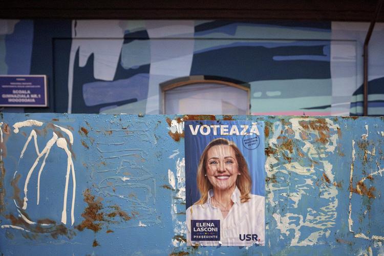 Romania's far-right presidential candidate denounces canceled vote at closed polling station