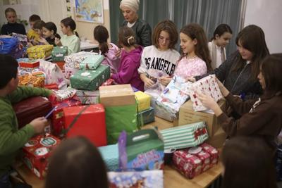Bosnian children's gifts to Ukraine evoke parents' memories
