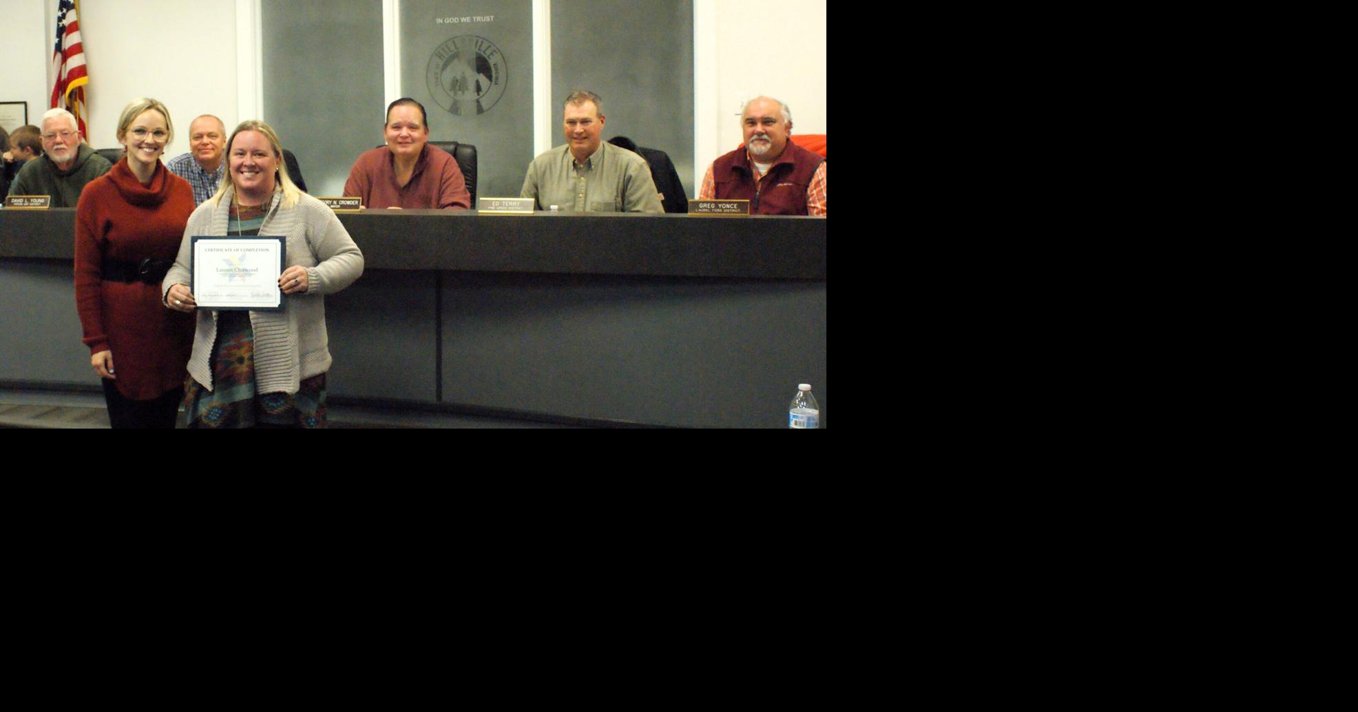 Hillsville council honors several during meeting