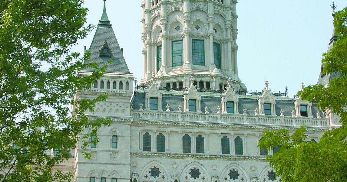 Lawmakers announce passage of bill to limit high-pressure healthcare financing practices