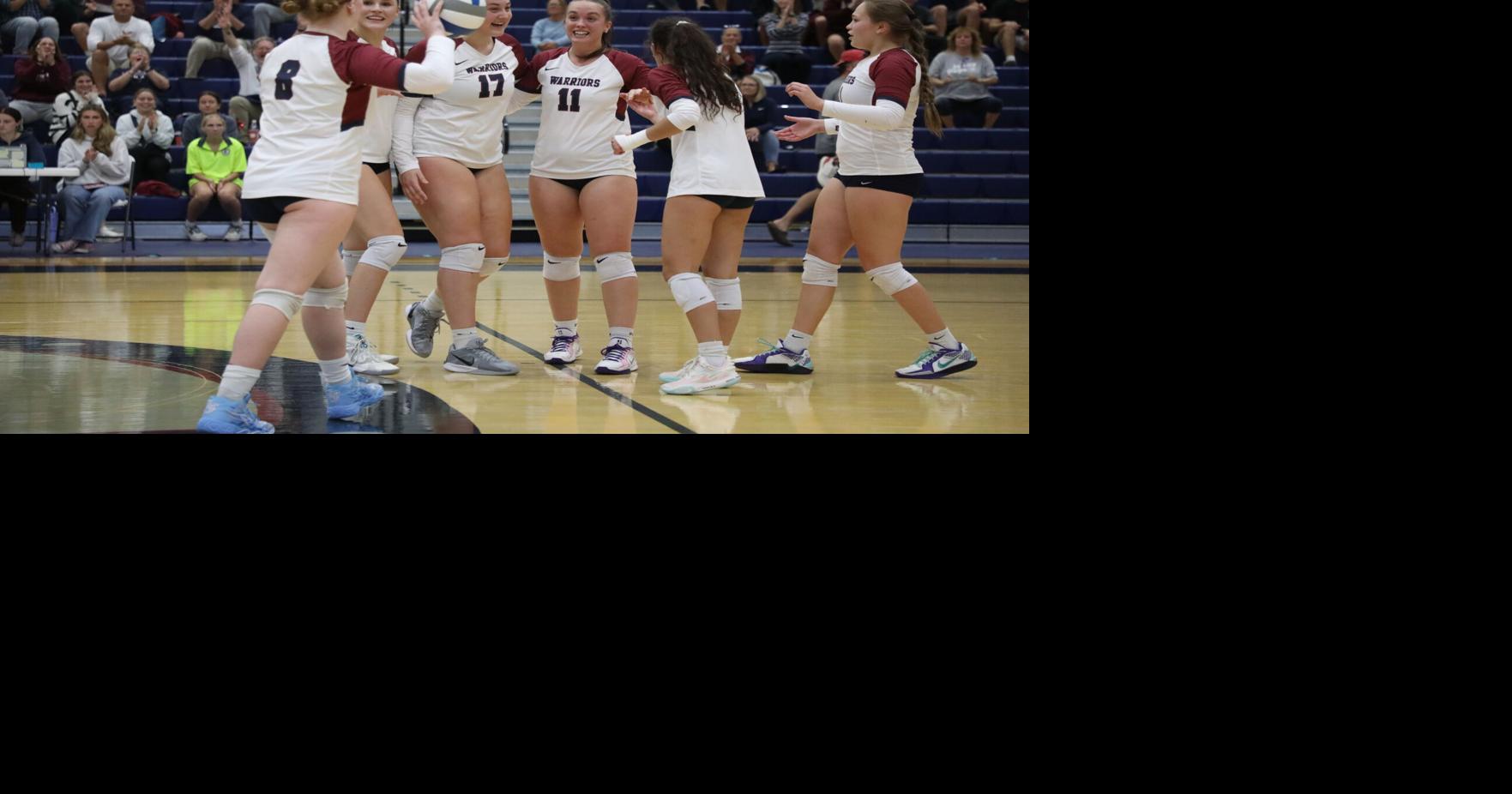 Eastern women’s volleyball concludes regular season routing past Southern Maine