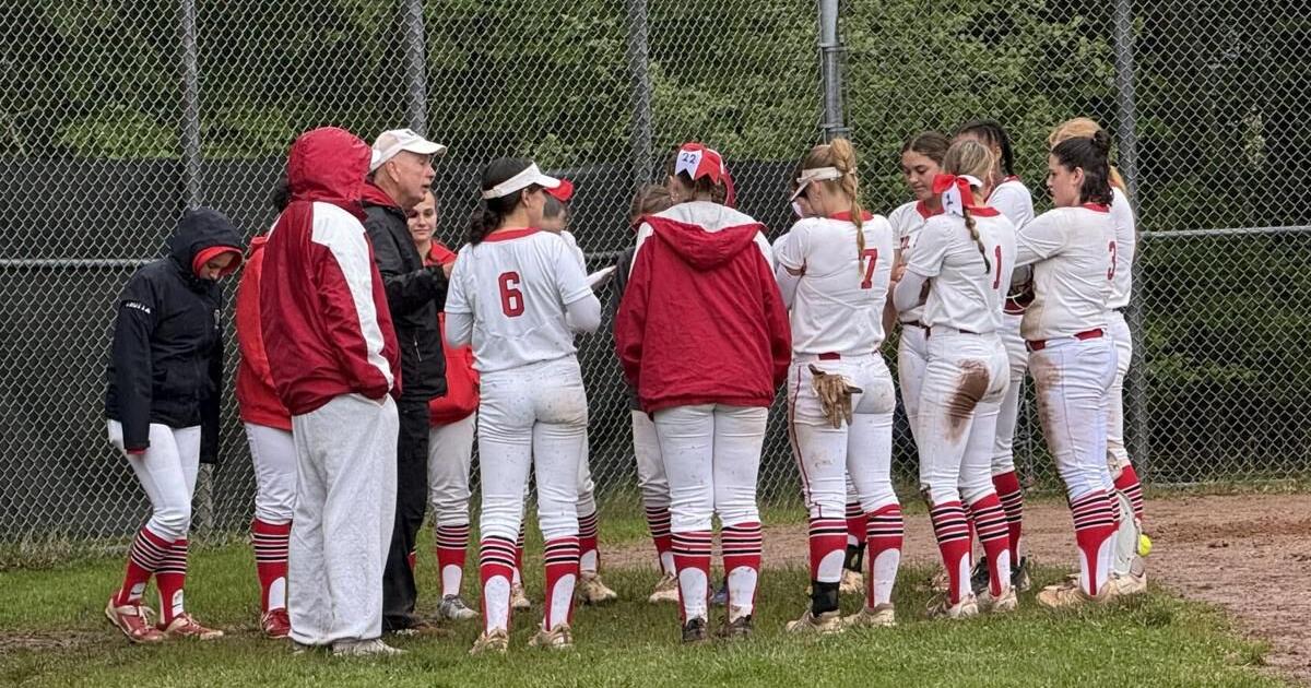 E.O. Smith softball defeats RHAM to clinch a playoff spot, faces Waterford Saturday