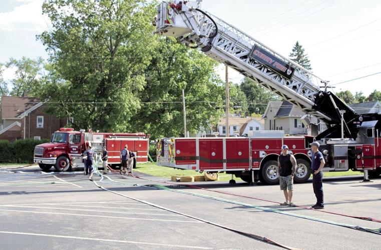 Mayor gives kudos to fire department for Snyder Circle job News