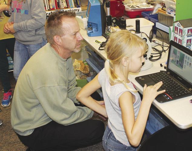 CASD showcases STEM classes to educational leaders News