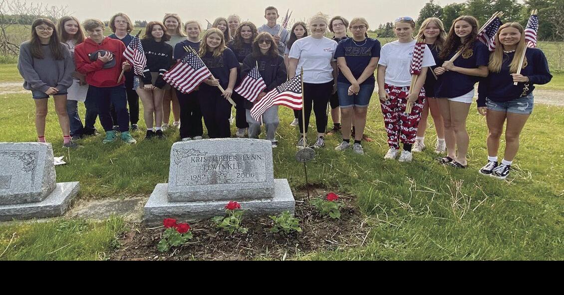 Clymer veterans join FBLA students in honoring fallen war heroes