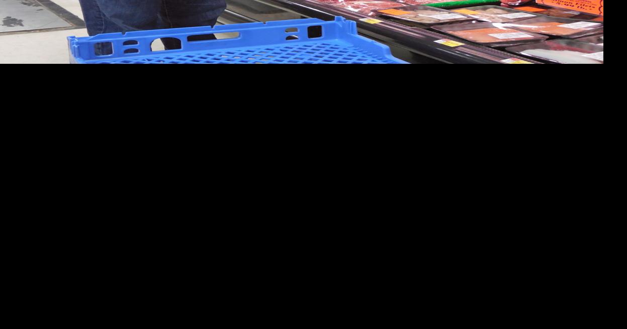 Moonlight Madness sale at Sanders draws large crowd Hometown