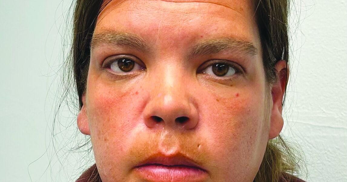 Woman charged with diverting 90,000 pills from pharmacy