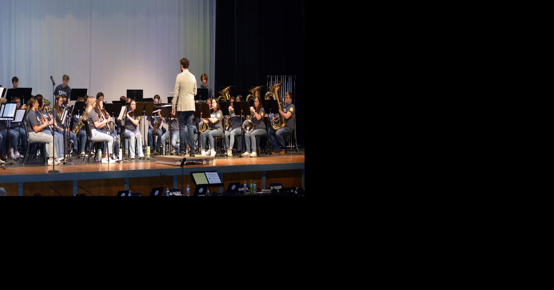 Band gets standing ovation from school board | News | thecourierexpress.com