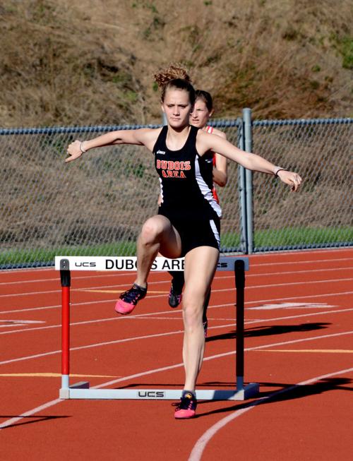 20180502-ce-sp Sayers 300 hurdles