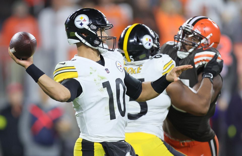 Steelers agree to two-year extension with backup QB Mitchell Trubisky