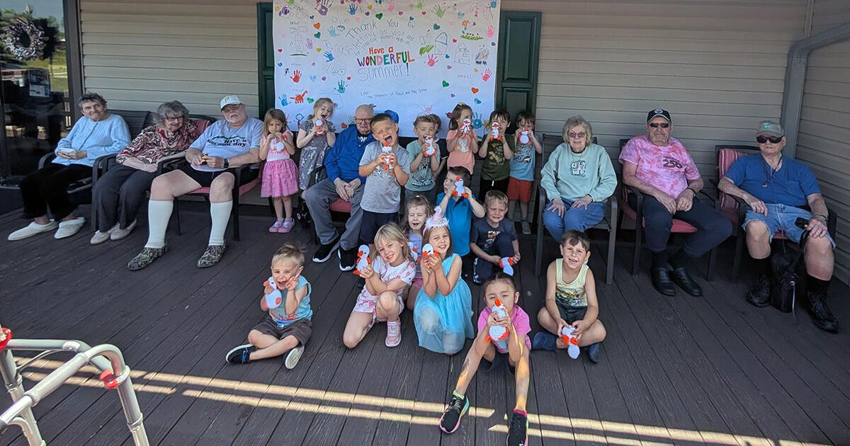 Paint and Play pre-school students visit Nelson's Golden Years residents