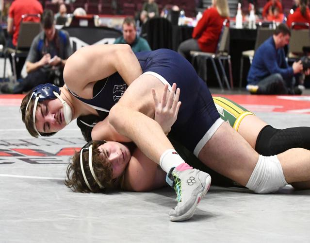 Notre Dame wrestling pins down Saucon Valley in lopsided win