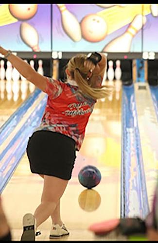 Bunk, Ennis Qualify for Match Play at Teen Masters Bowling