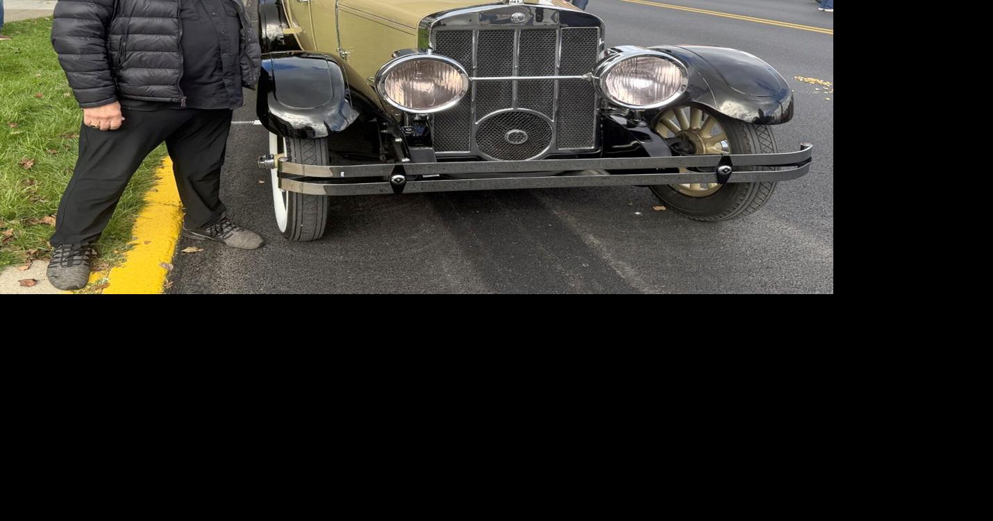 PHOTO GALLERY: Autumn Leaf Festival Autorama