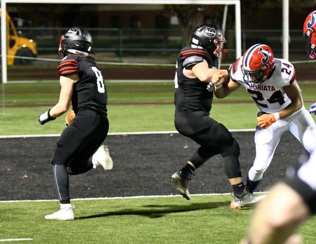20221111-ce-sp Frantz TD catch.jpg